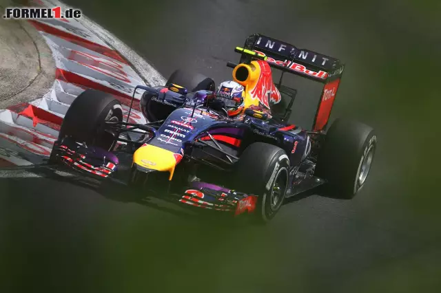 Foto zur News: An diesem Wochenende hat Daniel Ricciardo für einmal keine Chance gegen seinen Teamkollegen - zumindest bisher. Im Qualifying betrug der Rückstand auf die Spitze auf dem vierten Rang 0,676 Sekunden.