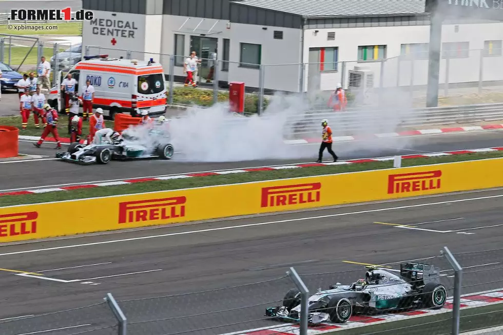 Foto zur News: Nico Rosberg (Mercedes) und Lewis Hamilton (Mercedes)