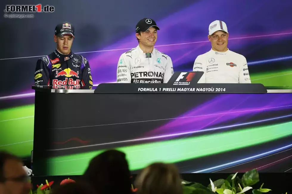 Foto zur News: Sebastian Vettel (Red Bull), Nico Rosberg (Mercedes) und Valtteri Bottas (Williams)