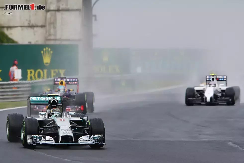 Foto zur News: Nico Rosberg (Mercedes), Sebastian Vettel (Red Bull) und Valtteri Bottas (Williams)