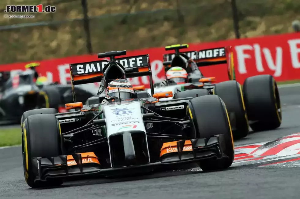 Foto zur News: Nico Hülkenberg (Force India) und Sergio Perez (Force India)