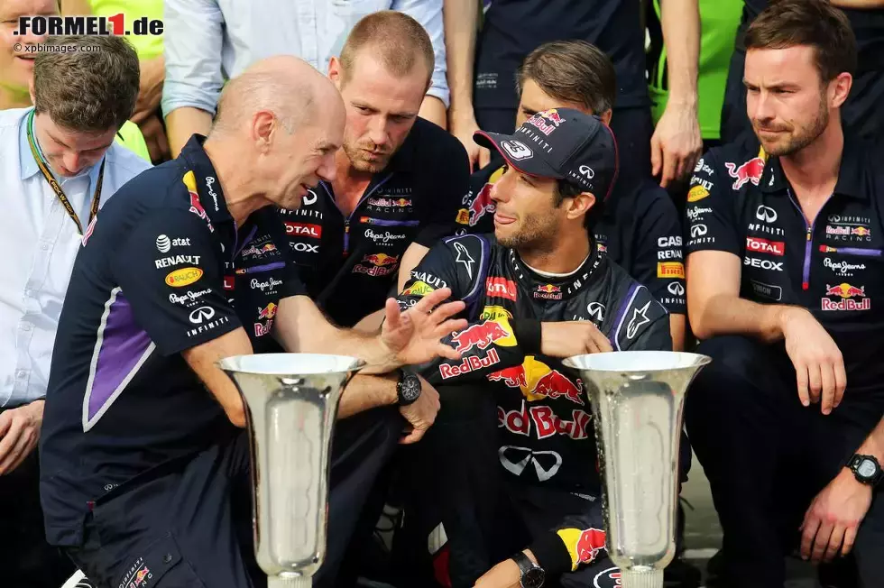 Foto zur News: Daniel Ricciardo (Red Bull) und Adrian Newey