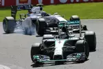 Foto zur News: Nico Rosberg (Mercedes) und Valtteri Bottas (Williams)