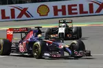 Foto zur News: Jean-Eric Vergne (Toro Rosso) und Sergio Perez (Force India)