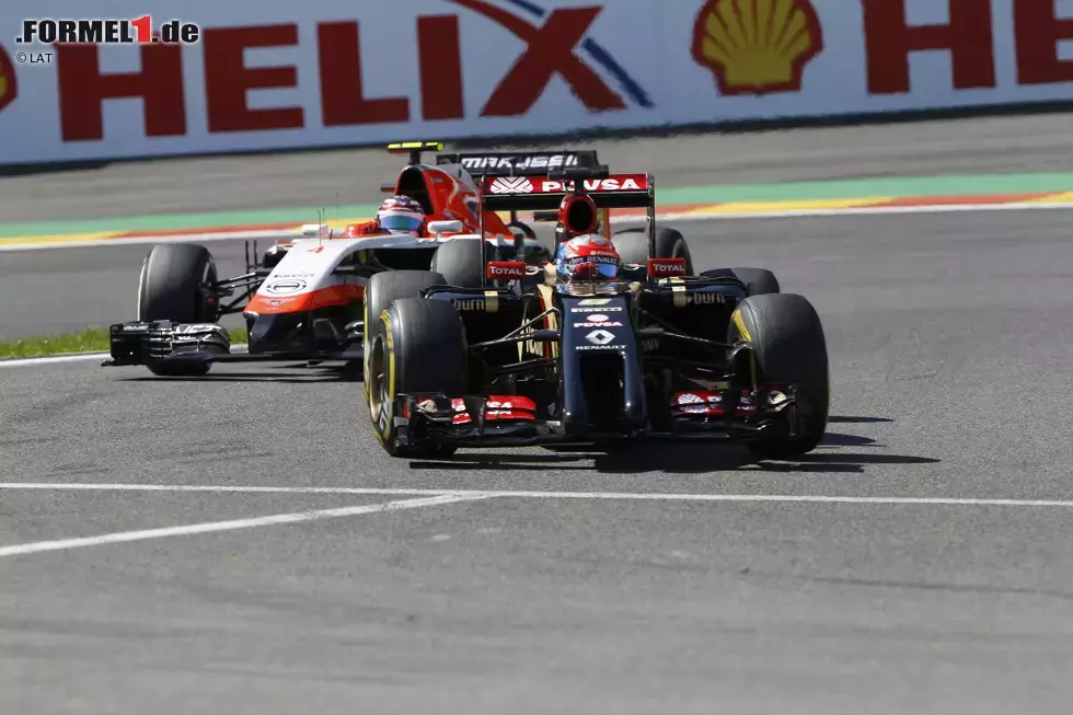 Foto zur News: Romain Grosjean (Lotus) und Max Chilton (Marussia)