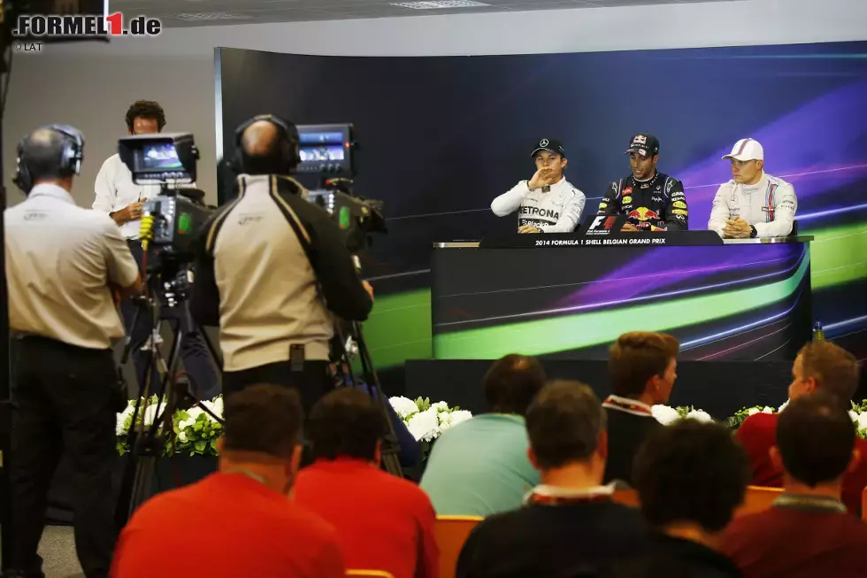 Foto zur News: Nico Rosberg (Mercedes), Daniel Ricciardo (Red Bull) und Valtteri Bottas (Williams)