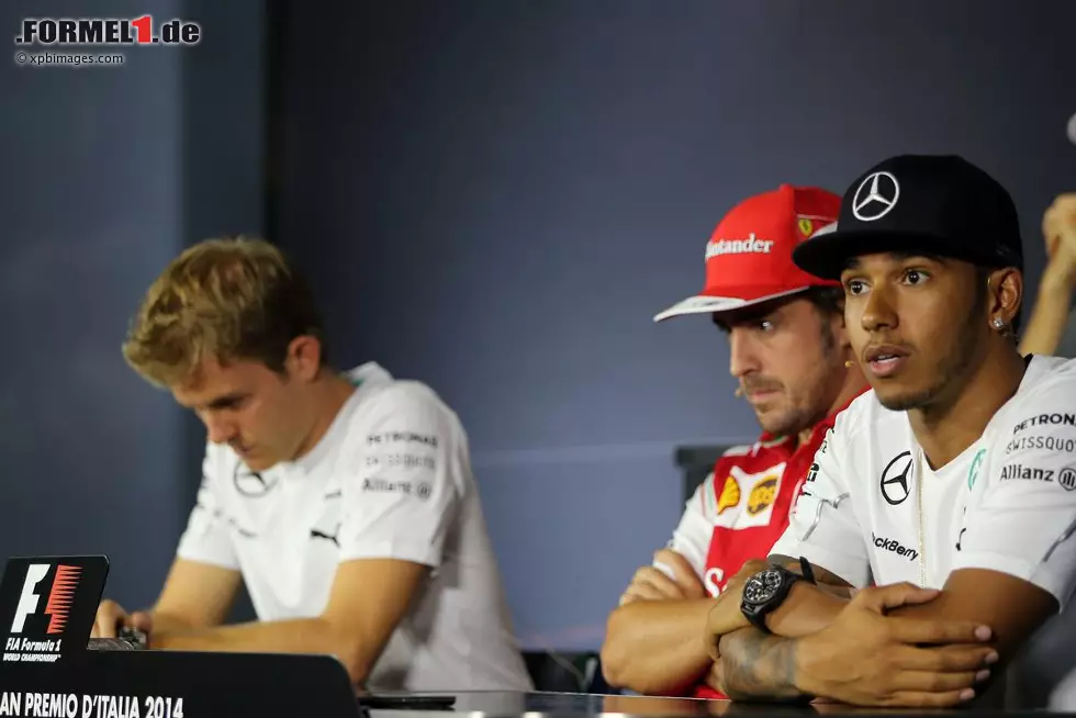 Foto zur News: Lewis Hamilton (Mercedes), Fernando Alonso (Ferrari) und Nico Rosberg (Mercedes)