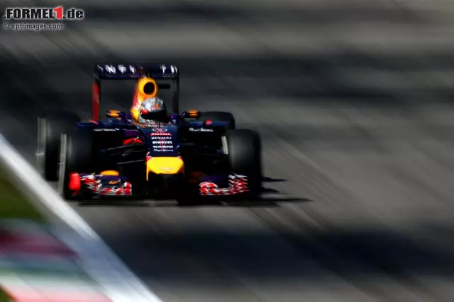 Foto zur News: Im Red-Bull-Duell setzt sich diesmal Sebastian Vettel (8.) gegenüber Daniel Ricciardo (9.) durch