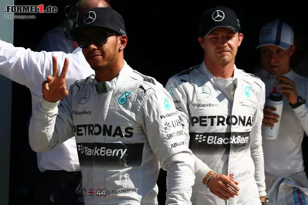 Foto zur News: Lewis Hamilton (Mercedes) und Nico Rosberg (Mercedes)