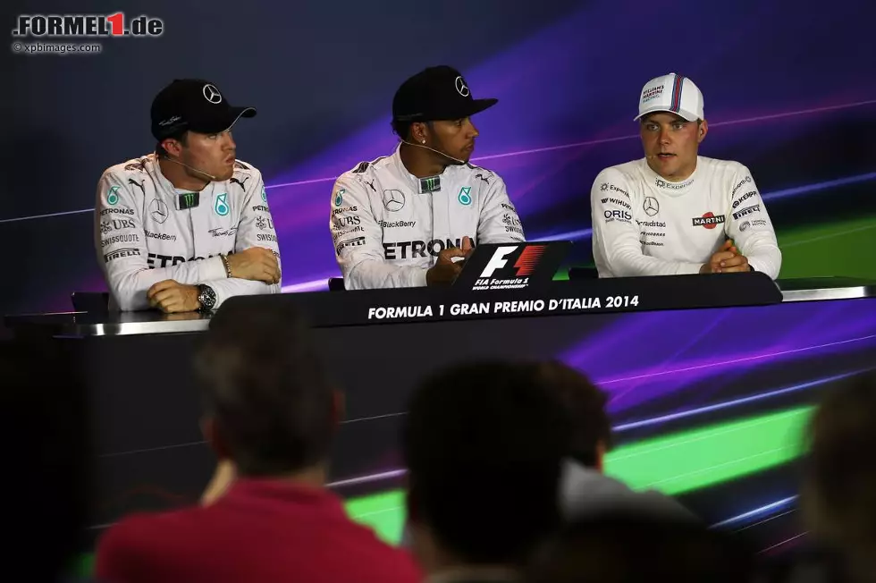 Foto zur News: Nico Rosberg (Mercedes), Lewis Hamilton (Mercedes) und Valtteri Bottas (Williams)