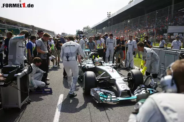 Foto zur News: Lewis Hamilton (Mercedes AMG Petronas Formula One Team)