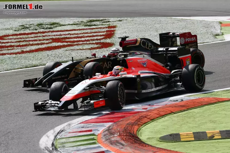 Foto zur News: Jules Bianchi (Marussia) und Romain Grosjean (Lotus)