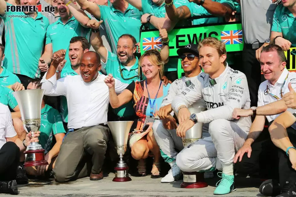 Foto zur News: Lewis Hamilton (Mercedes) und Nico Rosberg (Mercedes)