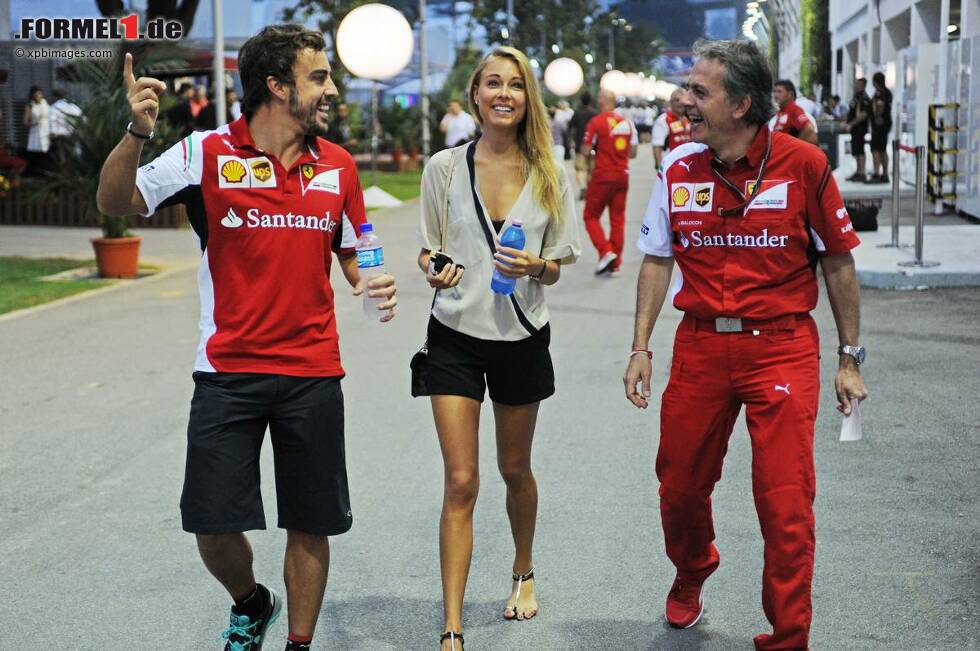 Foto zur News: Fernando Alonso (Scuderia Ferrari) mit seiner Freundin Dascha Kapustina