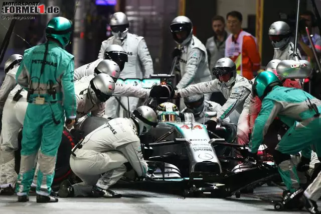 Foto zur News: Lewis Hamilton (Mercedes AMG Petronas Formula One Team)