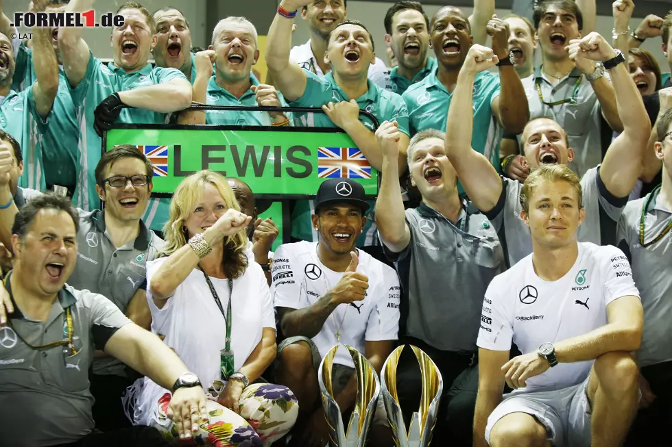 Foto zur News: Lewis Hamilton (Mercedes) und Nico Rosberg (Mercedes)