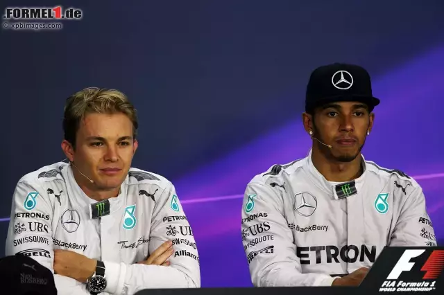 Foto zur News: Nico Rosberg und Lewis Hamilton (Mercedes AMG Petronas Formula One Team)