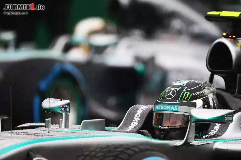 Foto zur News: Nico Rosberg (Mercedes) und Lewis Hamilton (Mercedes)