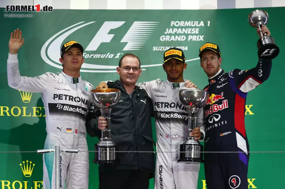 Foto zur News: Lewis Hamilton (Mercedes0) gewinnt in Japan, Nico Rosberg (Mercedes) wird Zweiter vor Sebastian Vettel (Red Bull)