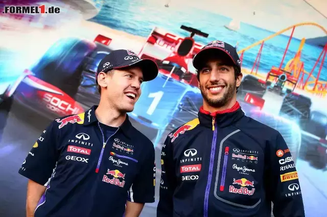 Foto zur News: Sebastian Vettel und Daniel Ricciardo (Infiniti Red Bull Racing)