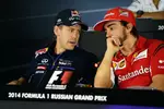 Foto zur News: Sebastian Vettel (Red Bull) und Fernando Alonso (Ferrari)