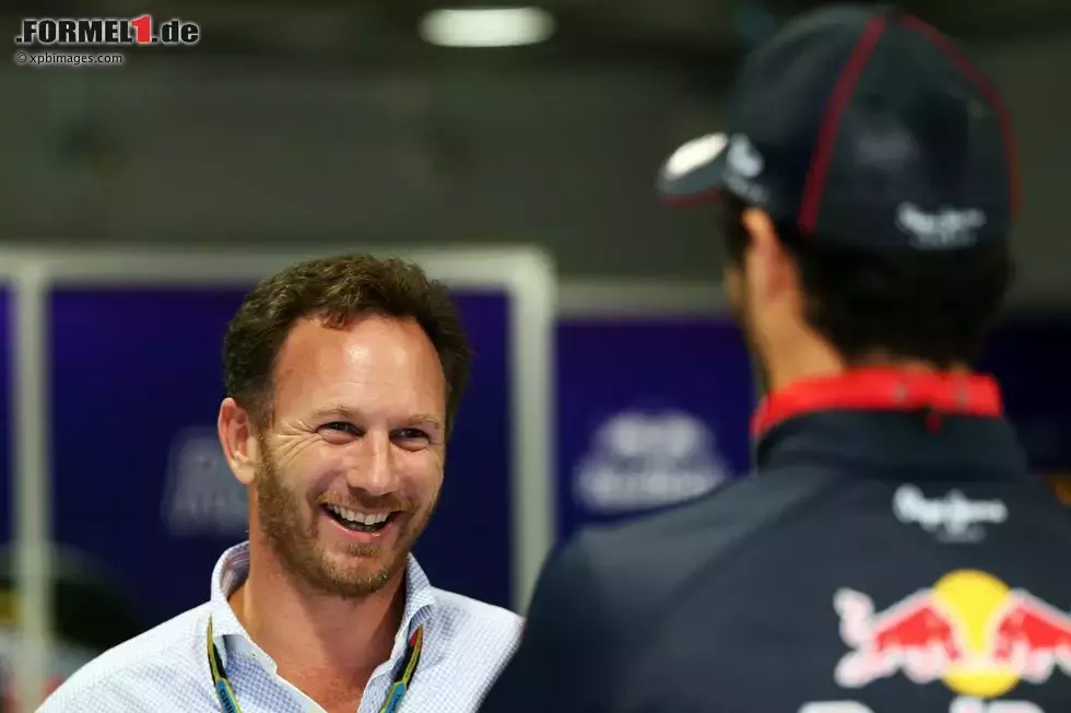 Foto zur News: Christian Horner und Daniel Ricciardo (Red Bull)