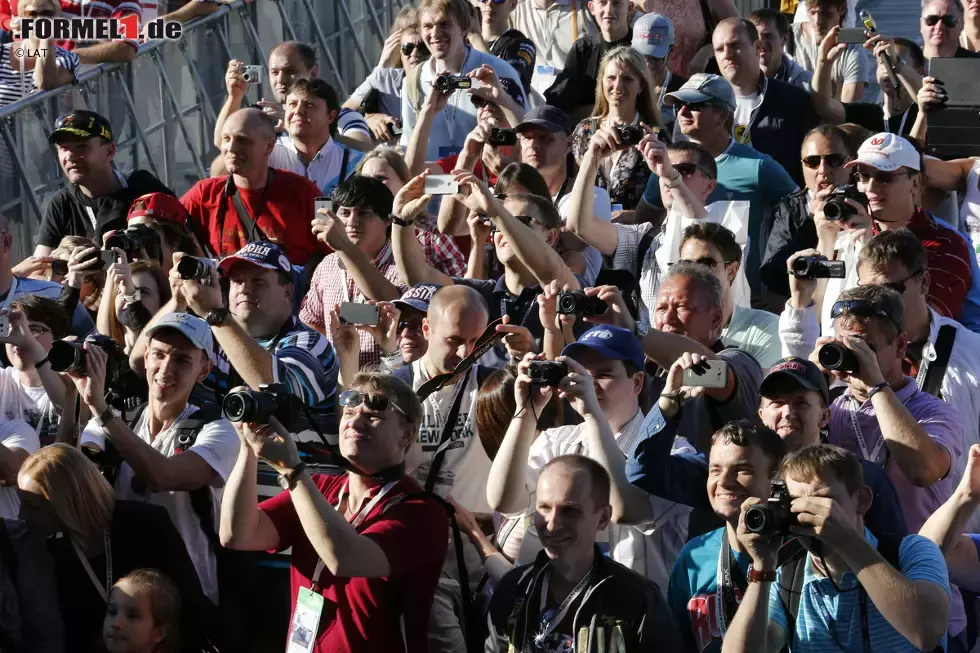 Foto zur News: Fans in Russland