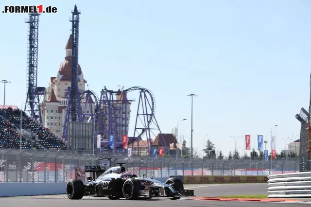 Foto zur News: Jenson Button (McLaren Mercedes) folgte mit 0,608 Sekunden Abstand auf dem tollen vierten Rang.