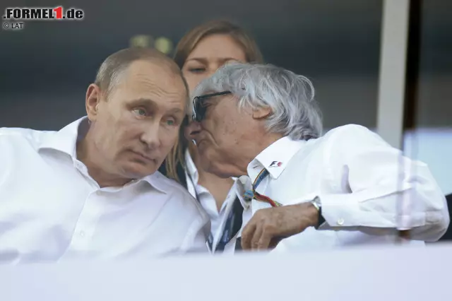 Foto zur News: Der Präsident der Russischen Föderation lässt sich von Bernie Ecclestone in die Geheimnisse des Milliardenbusiness einführen