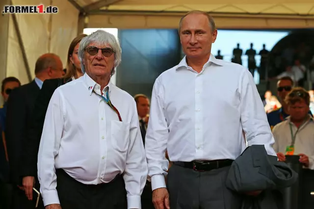 Foto zur News: Bernie Ecclestone begrüßte Wladimir Putin, der es sich nehmen ließ, das Rennen live zu verfolgen