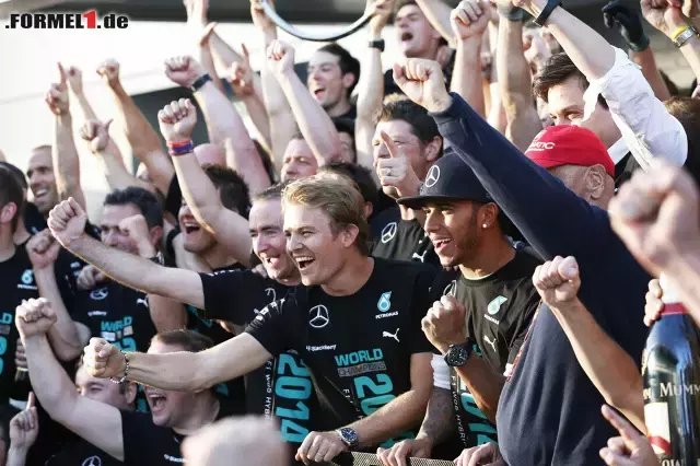 Foto zur News: Lewis Hamilton Nico Rosberg Niki Lauda (Mercedes AMG Petronas Formula One Team)