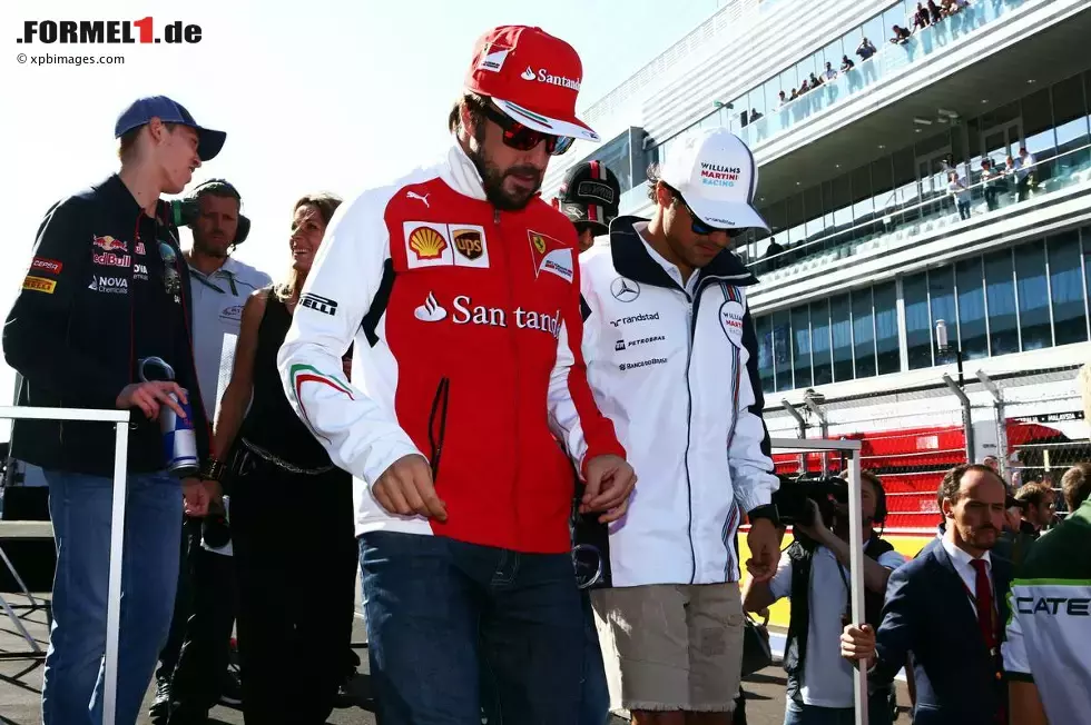 Foto zur News: Fernando Alonso (Ferrari) und Felipe Massa (Williams)