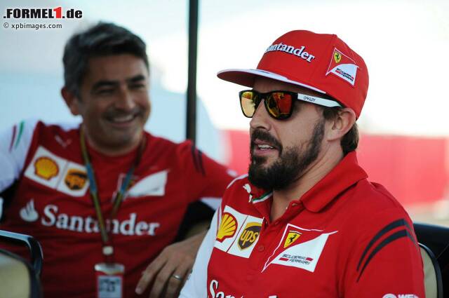 Foto zur News: Marco Mattiacci und Fernando Alonso (Scuderia Ferrari)