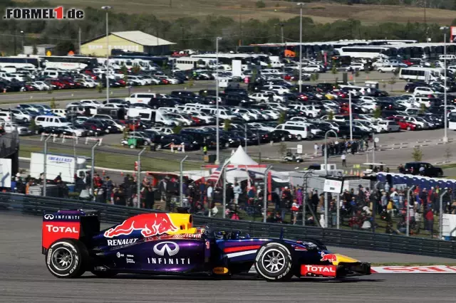 Foto zur News: Sebastian Vettel (Infiniti Red Bull Racing)