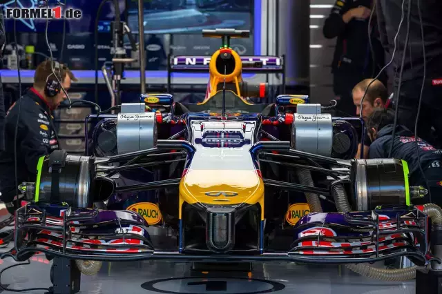 Foto zur News: Sebastian Vettel (Infiniti Red Bull Racing)