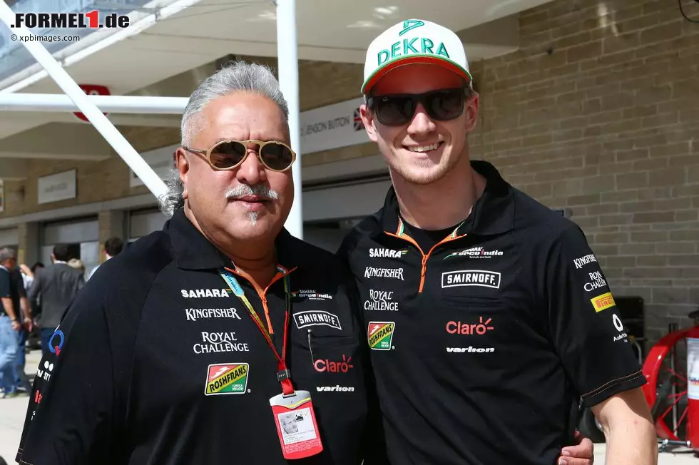 Foto zur News: Vijay Mallya und Nico Hülkenberg (Force India)