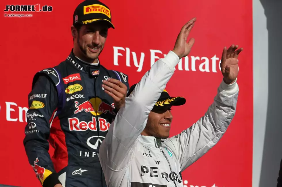 Foto zur News: Lewis Hamilton (Mercedes) und Daniel Ricciardo (Red Bull)