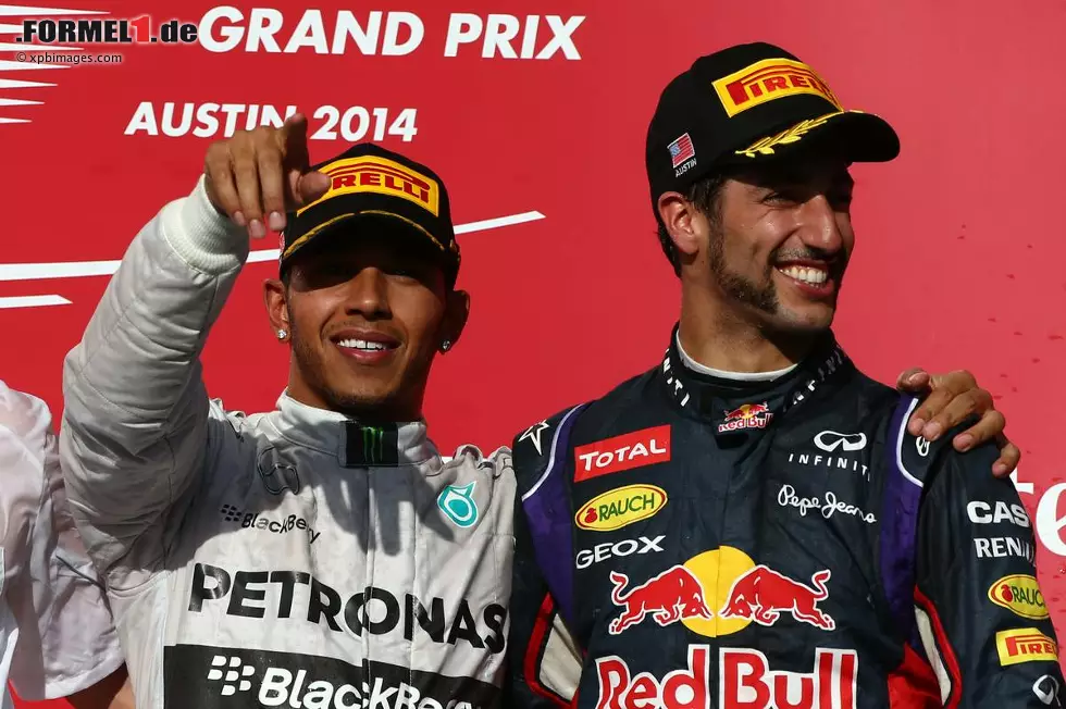 Foto zur News: Lewis Hamilton (Mercedes) und Daniel Ricciardo (Red Bull)