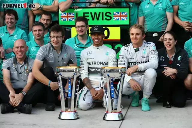 Foto zur News: Lewis Hamilton und Nico Rosberg (Mercedes AMG Petronas Formula One Team)