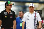 Foto zur News: Sergio Perez (Force India) und Valtteri Bottas (Williams)