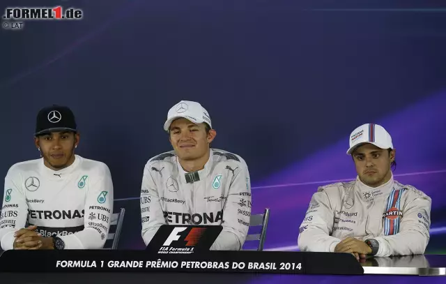 Foto zur News: Nico Rosberg und Lewis Hamilton (Mercedes AMG Petronas Formula One Team) sowie Felipe Massa