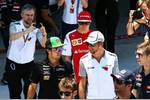 Foto zur News: Sergio Perez (Force India) und Jenson Button (McLaren)
