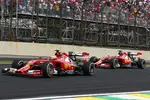 Foto zur News: Fernando Alonso (Ferrari) und Kimi Räikkönen (Ferrari)