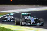 Foto zur News: Nico Rosberg (Mercedes) und Lewis Hamilton (Mercedes)