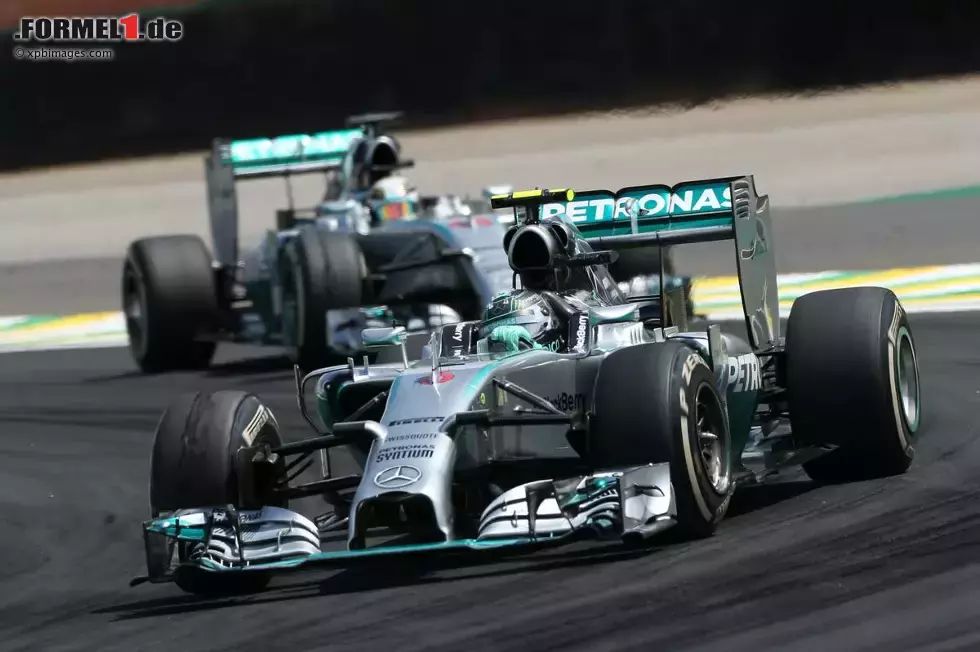 Foto zur News: Nico Rosberg (Mercedes) und Lewis Hamilton (Mercedes)