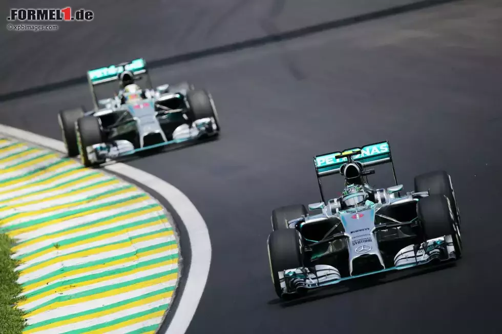 Foto zur News: Nico Rosberg (Mercedes) und Lewis Hamilton (Mercedes)