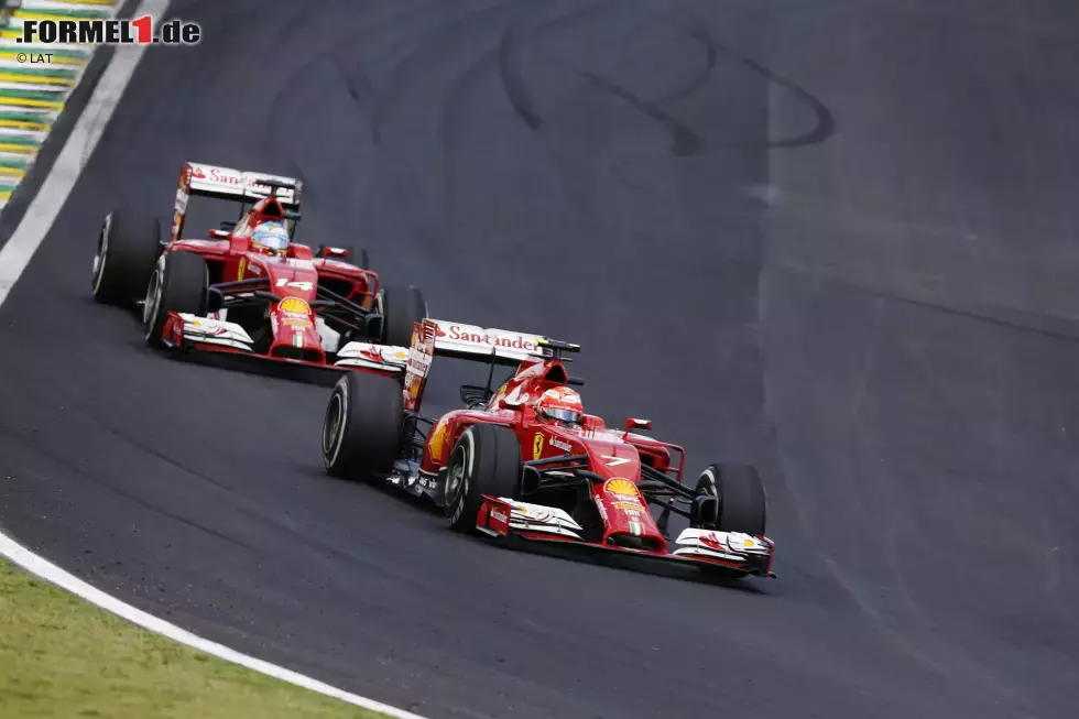 Foto zur News: Kimi Räikkönen (Ferrari) und Fernando Alonso (Ferrari)