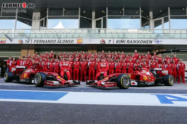 Foto zur News: Fernando Alonso, Kimi Räikkönen und die Scuderia Ferrari