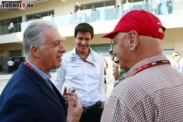 Foto zur News: Toto Wolff und Niki Lauda (Scuderia Ferrari) (Mercedes AMG Petronas Formula One Team)