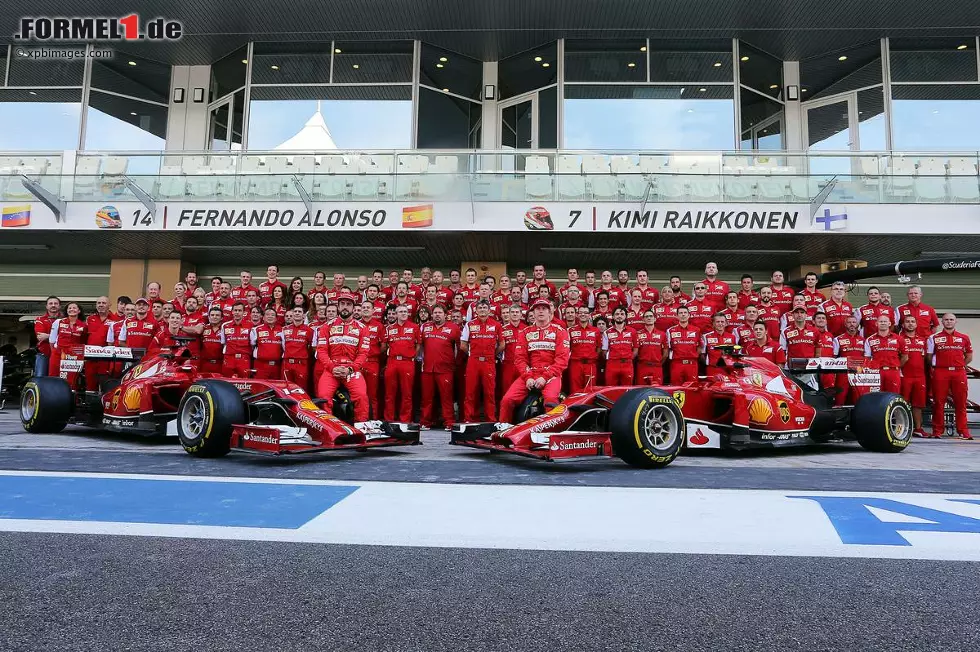 Foto zur News: Fernando Alonso (Ferrari) und Kimi Räikkönen (Ferrari)